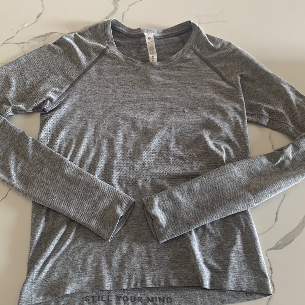 Lululemon long sleeve swiftly